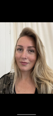 Naomi zoekt een Appartement / Huurwoning / Studio / Woonboot in Amsterdam