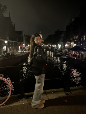 Aya  zoekt een Studio in Amsterdam